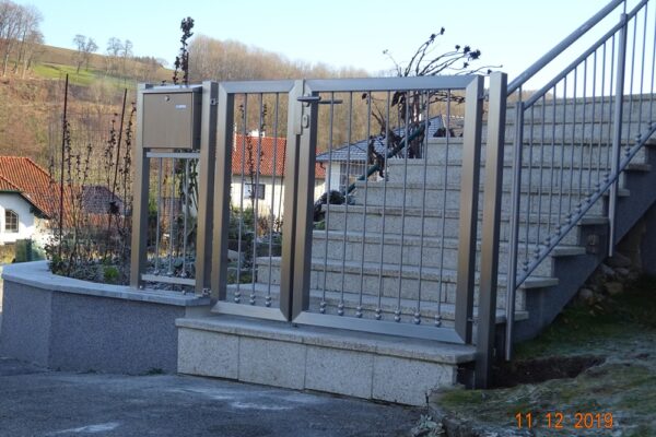 Metall Resch aus Natternbach in OberösterreichStiegengeländer aussen Steiner Josef (34)